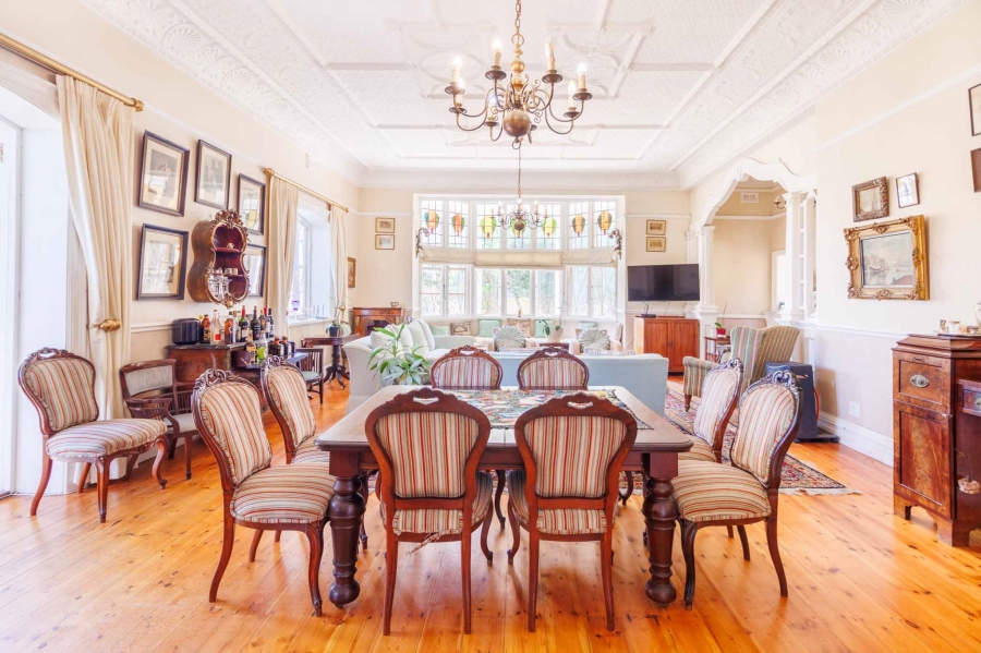 6 Bedroom Property for Sale in Fresnaye Western Cape